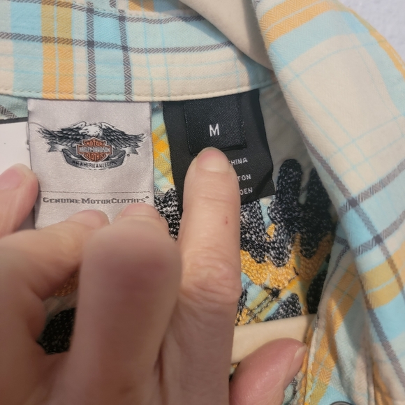 Harley Davidson Embroidered Butterfly Button down Shirt - Picture 7 of 7